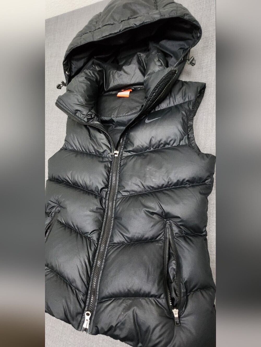 Nike 550 Black Puffer Vest With Hood. Small - Picture 2 of 9